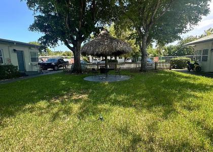 713 Ne 3rd Street - Photo 1