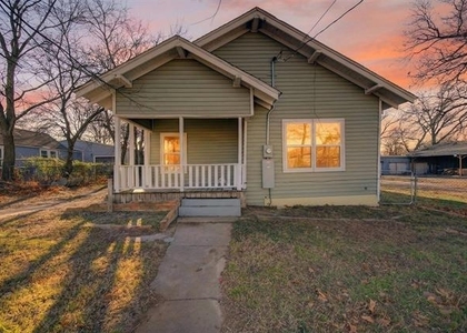 710 E Lamar Street - Photo 1