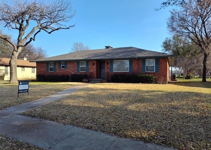 910 Worcester Lane - Photo 1