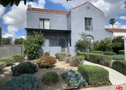 1239 S Hudson Avenue - Photo 1