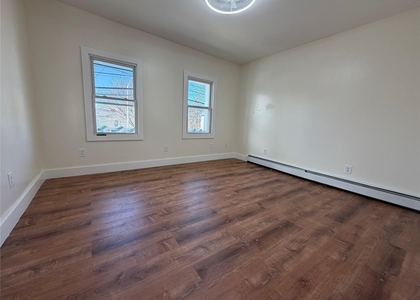 155 N Clinton Street - Photo 1