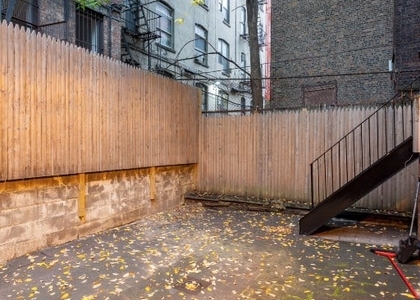 East 10th Street - Photo 1