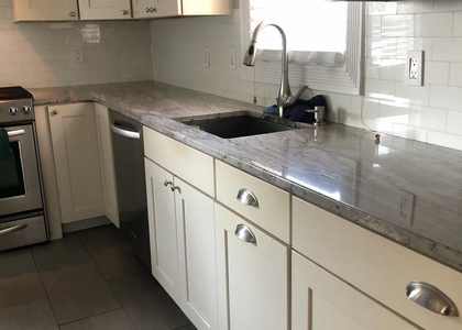 1004 Van Court Avenue - Photo 1