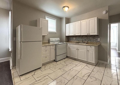 1915 W Erie Avenue - Photo 1