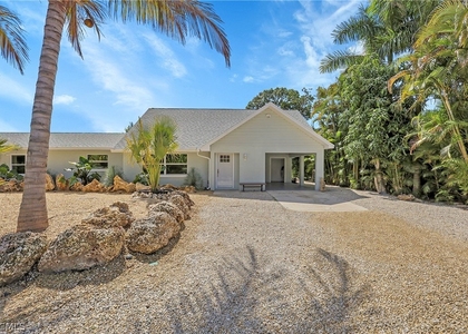 958 Indiana Avenue - Photo 1