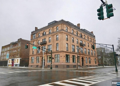 536-540 Central - Photo 1