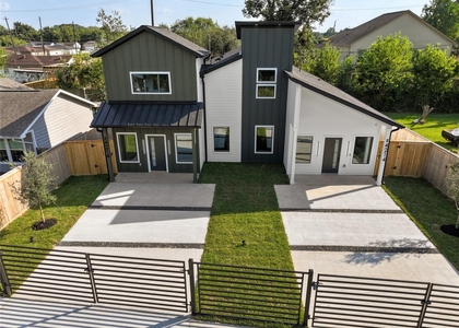 4214 Clover Street - Photo 1
