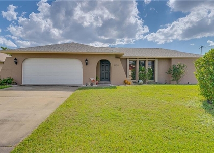 1128 Se 29th Terrace - Photo 1