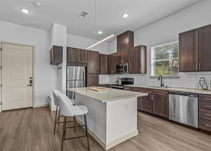 3120 E Park Row Drive - Photo 1