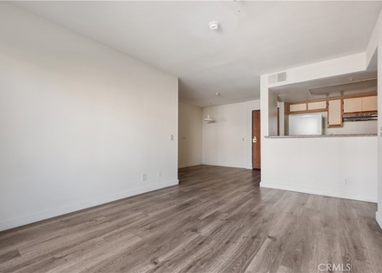 1246 W 30th Street W - Photo 1