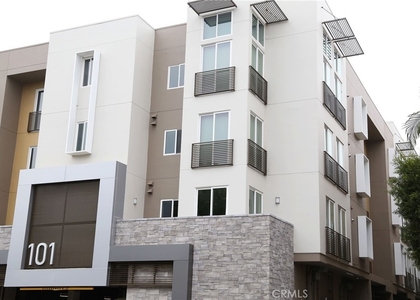 101 S Chapel Avenue - Photo 1