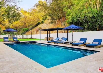 2570 Nichols Canyon Road - Photo 1