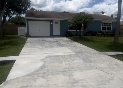 1790 Se North Buttonwood Drive - Photo 1