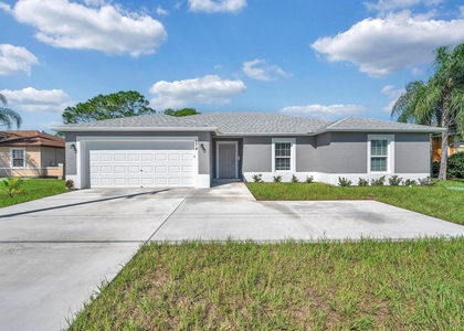 574 Nw Bayshore Boulevard - Photo 1