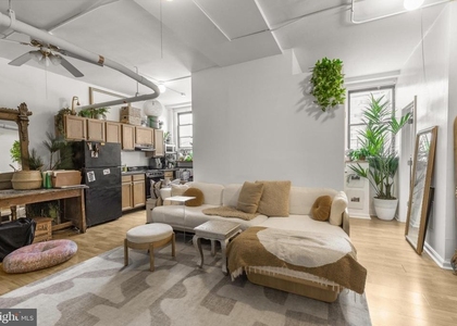 1324 Locust Street - Photo 1