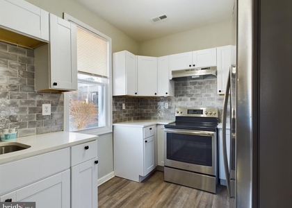 300 West Chesapeake Avenue - Photo 1