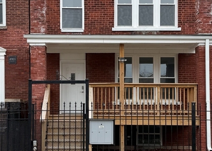 4907 W Walton Street - Photo 1