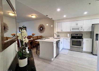 6920 Huntington Lakes Circle - Photo 1