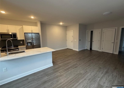 40 Park - Photo 1