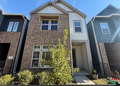 564 Mission Trail - Photo 1