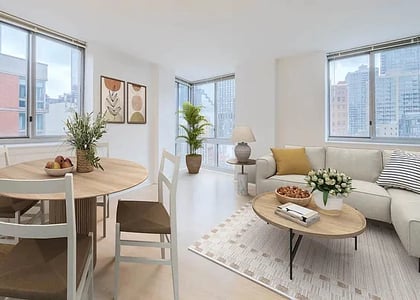 400 West 37th Street - Photo 1