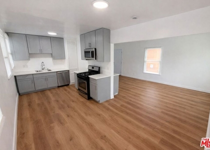 9132 Crenshaw Boulevard - Photo 1