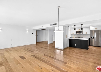 10535 Wilshire Boulevard - Photo 1