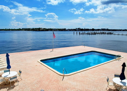 1810 New Palm Way - Photo 1