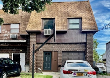 256-20 Craft Avenue - Photo 1