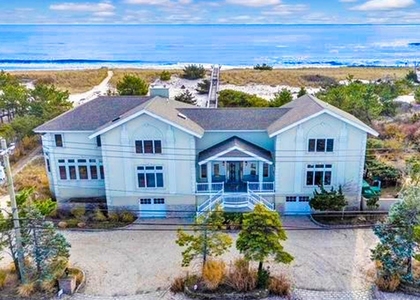 605 Dune Road - Photo 1