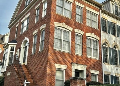1607 Seneca Avenue - Photo 1