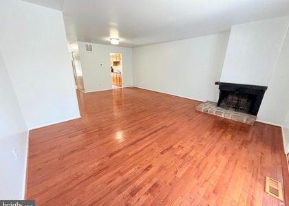 423 Sonora Court - Photo 1