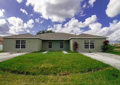 402 Bridgewater Court - Photo 1