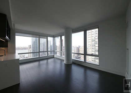 10th Avenue - Photo 1