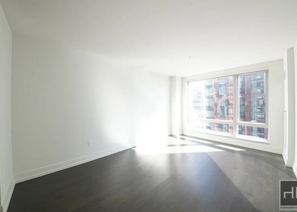 10th Avenue - Photo 1