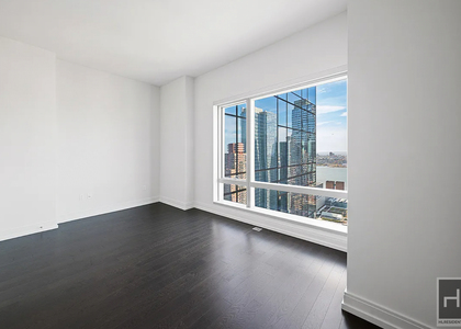 10th Avenue - Photo 1