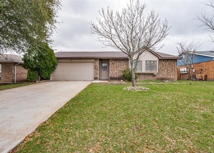 2922 E Pepperidge Drive - Photo 1