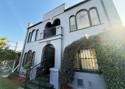 932 W 74th Street - Photo 1