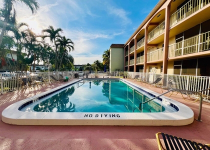 100 Se 6th Avenue - Photo 1