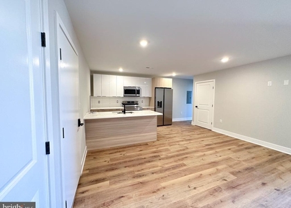 1722 W Master Street - Photo 1