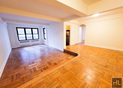 East 56 Street - Photo 1