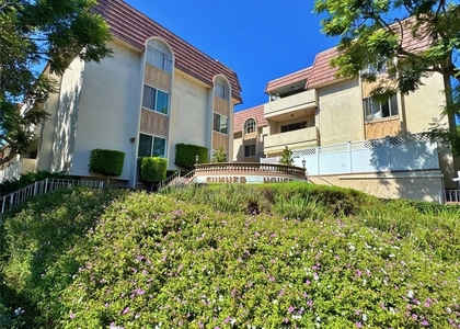 5625 Sumner - Photo 1