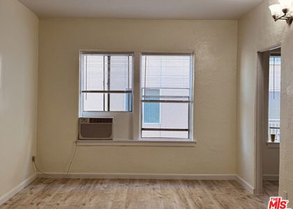 920 S S Hobart Blvd - Photo 1