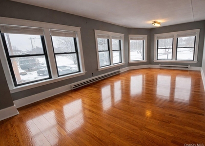 2 Raymond Avenue - Photo 1