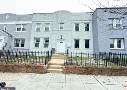 1246 Queen Street Ne - Photo 1