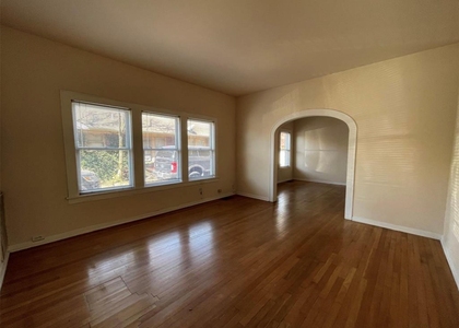 1706 Hawthorne Street - Photo 1