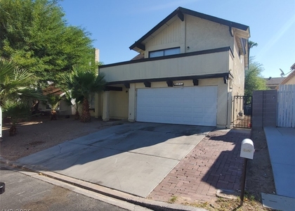 4760 Woodridge Road - Photo 1
