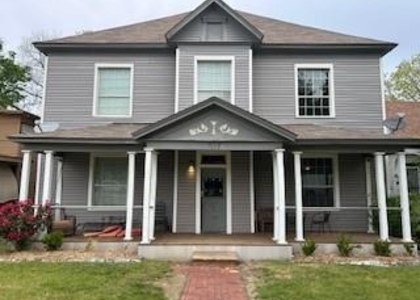 617 W Gandy Street - Photo 1