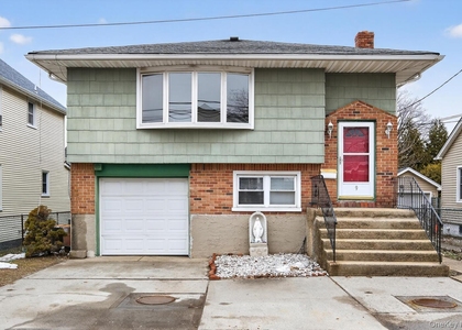 9 Bay Beach Avenue - Photo 1