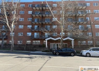 123 S Adelaide Avenue - Photo 1